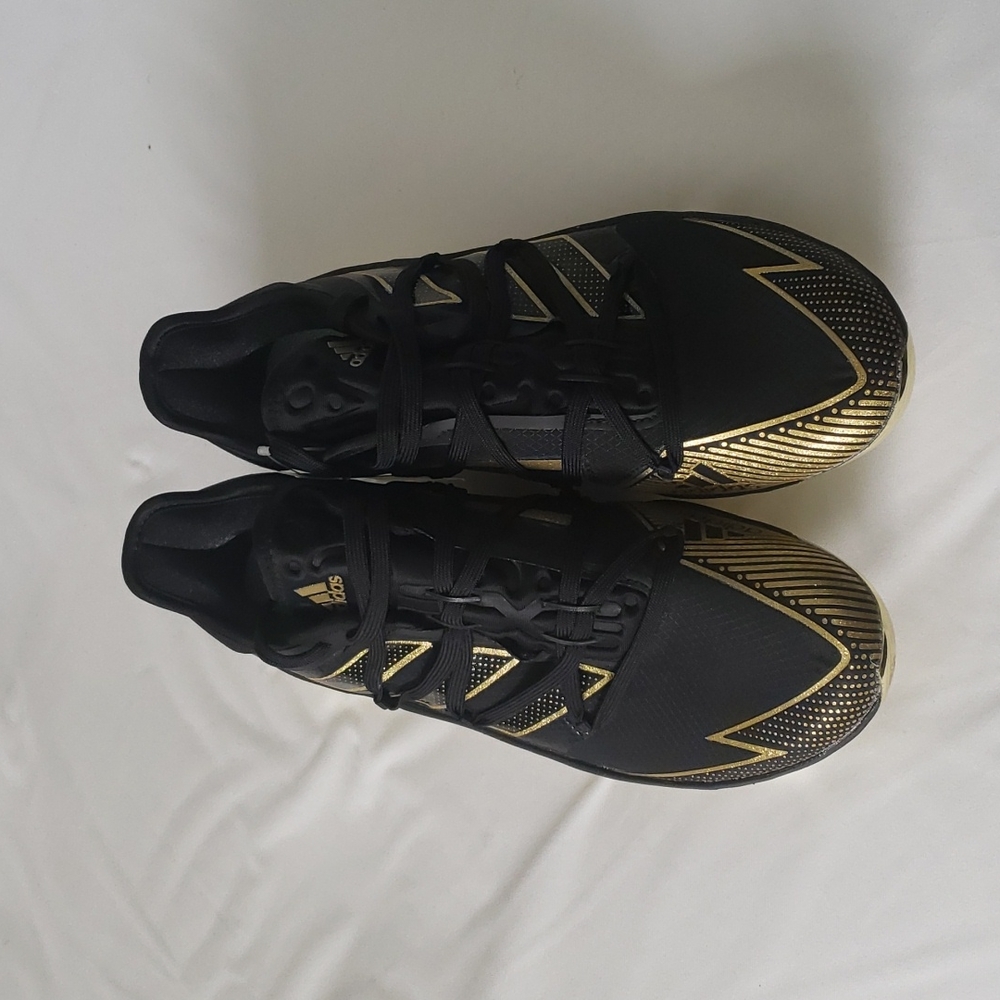 Baseball cleats